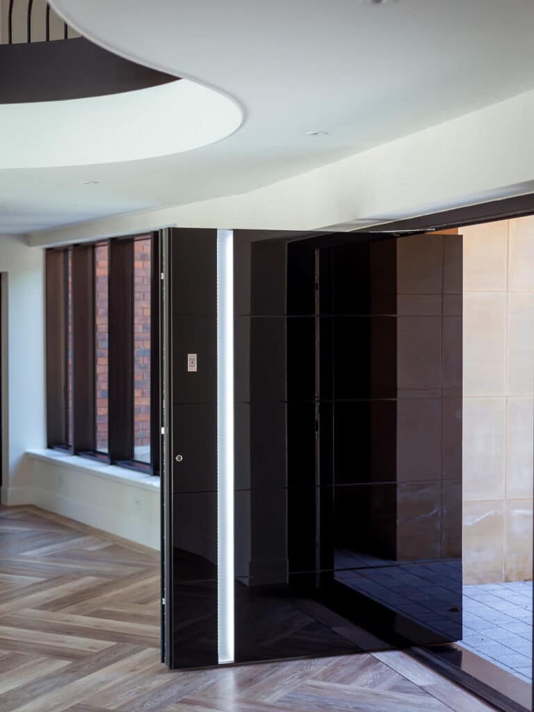 Black S-600 Pivot door