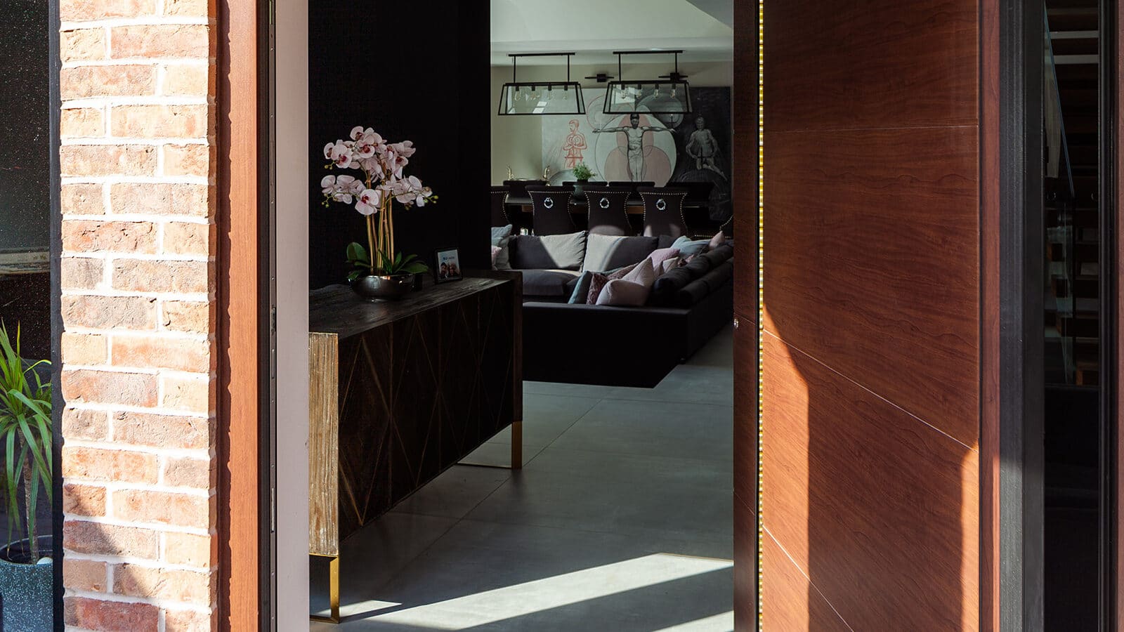 Wood Effect S-700 Pivot