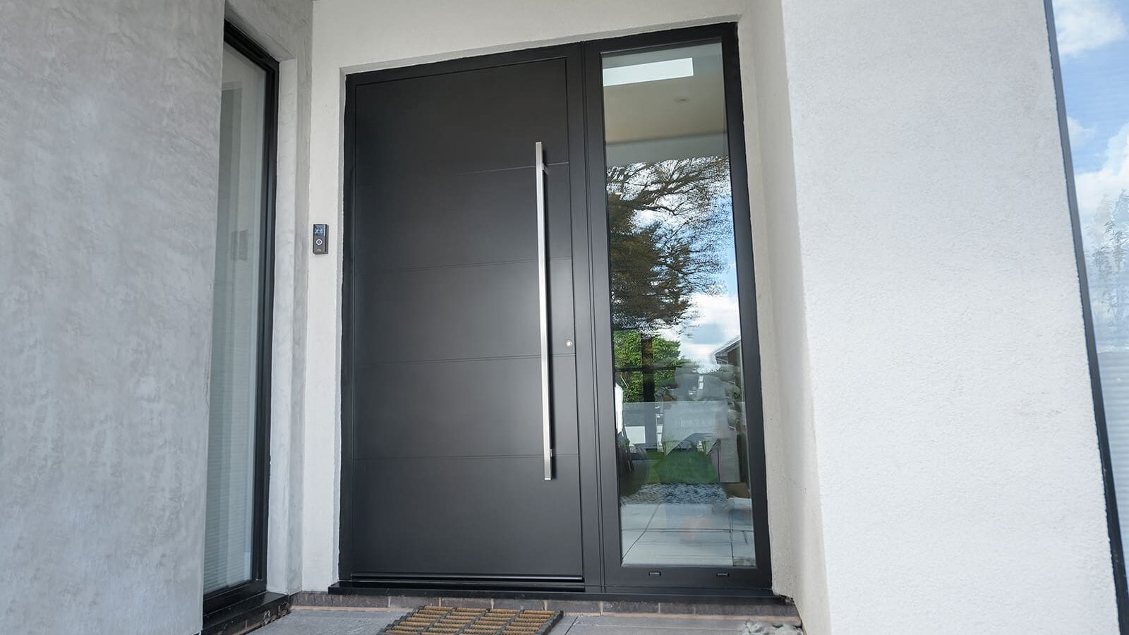 Spitfire S-200 Aluminium Entrance Door with Sidelight