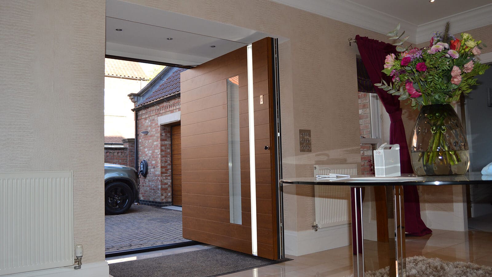 Spitfire S-700 Pivot Door